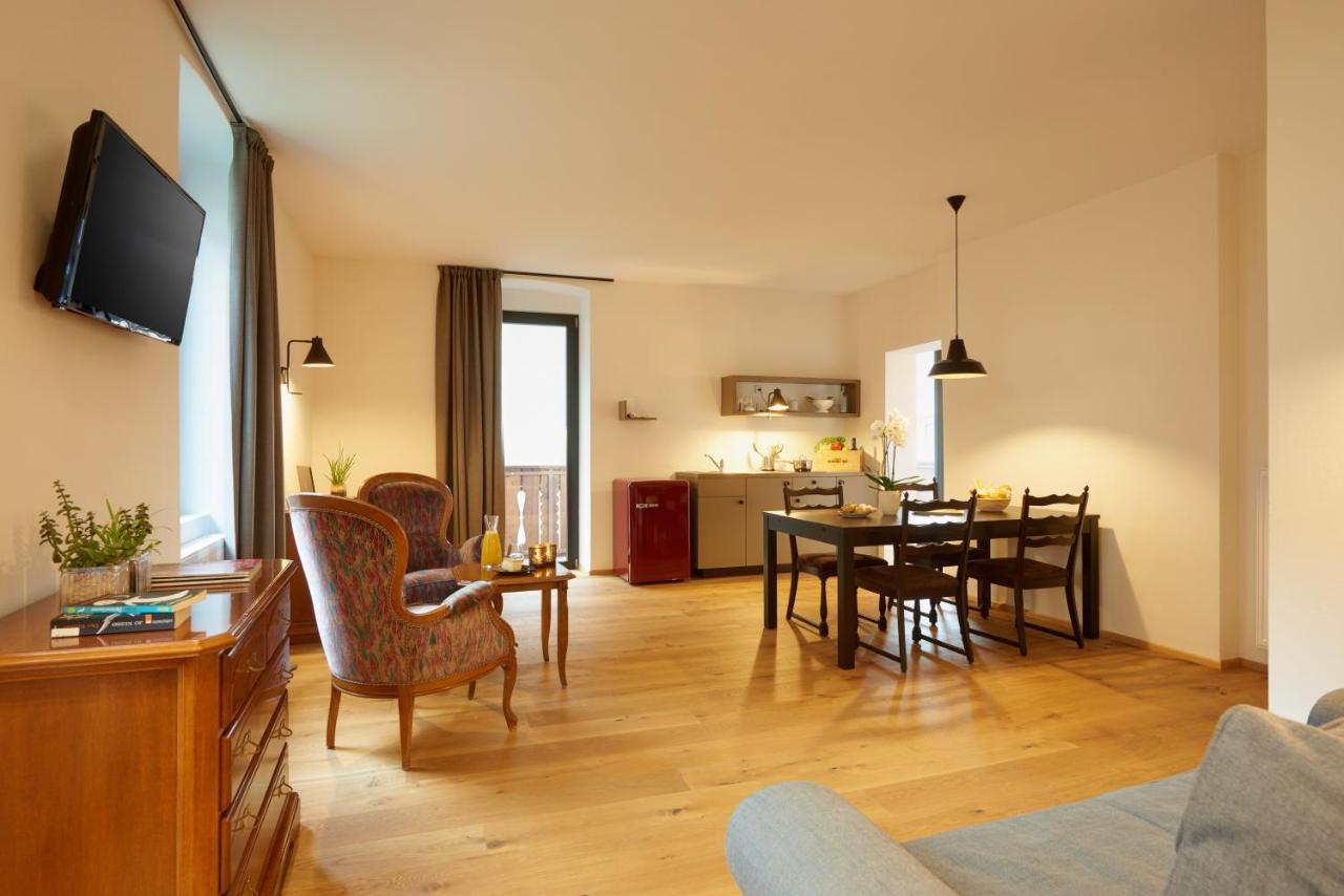 Historic Guesthouse Bircher B&B Apartments Near Sterzing Campo di Trens Exterior photo