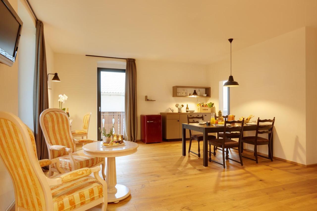 Historic Guesthouse Bircher B&B Apartments Near Sterzing Campo di Trens Exterior photo