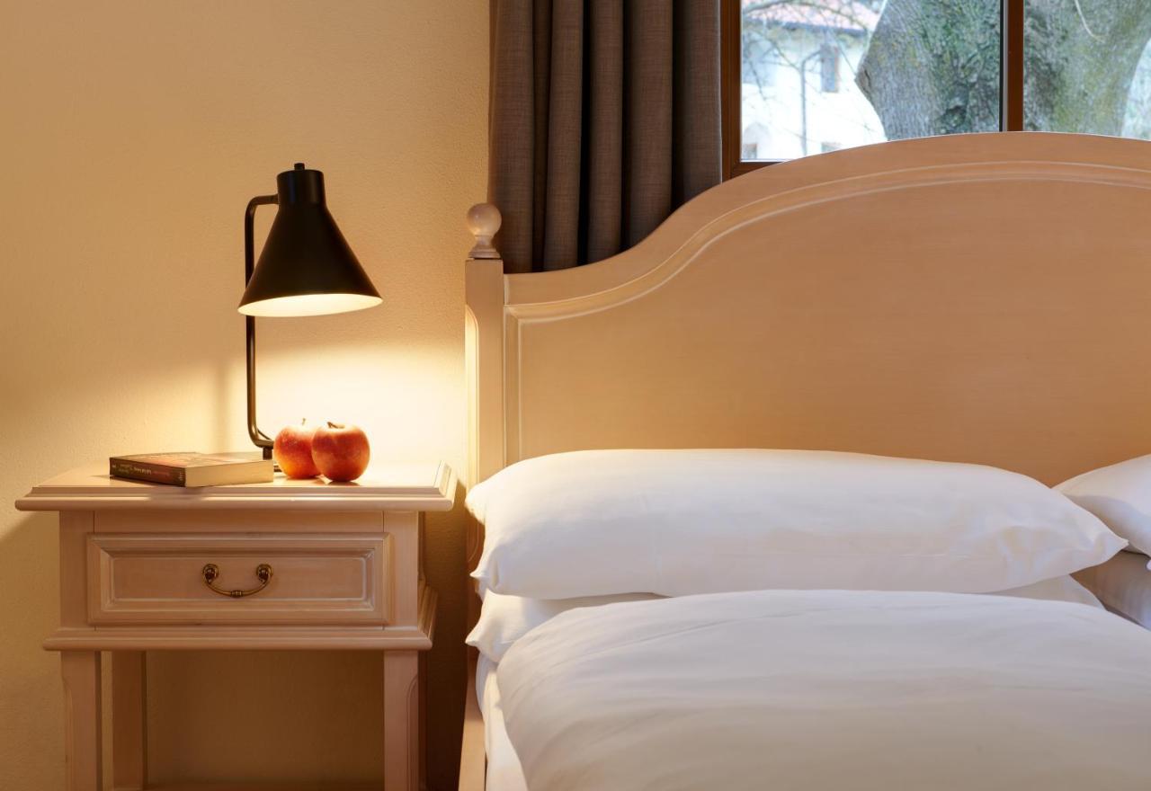 Historic Guesthouse Bircher B&B Apartments Near Sterzing Campo di Trens Exterior photo