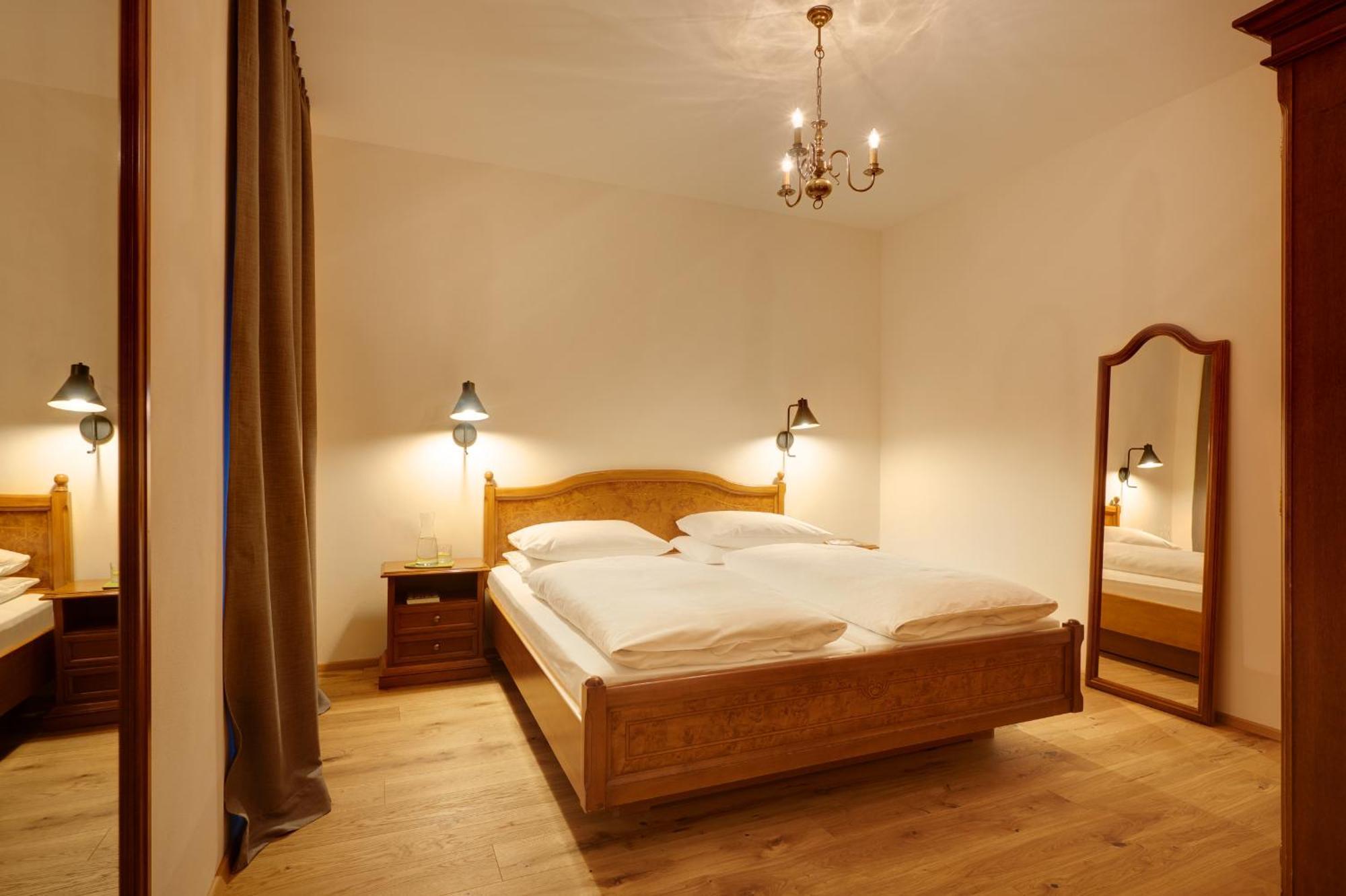 Historic Guesthouse Bircher B&B Apartments Near Sterzing Campo di Trens Exterior photo